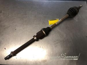 Gebruikte Aandrijfas rechts-voor Renault Grand Scénic III (JZ) 1.2 16V TCe 130 Prijs € 100,00 Margeregeling aangeboden door Auto Samsen B.V.