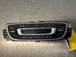 Gebruikte Chaufage Bedieningspaneel Renault Grand Scénic III (JZ) 1.2 16V TCe 130 Prijs € 40,00 Margeregeling aangeboden door Auto Samsen B.V.