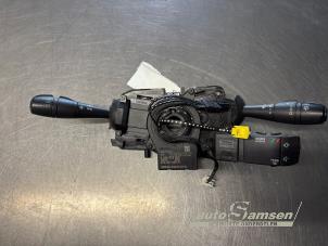 Gebruikte Combischakelaar Stuurkolom Renault Twingo III (AH) 1.0 SCe 70 12V Prijs € 75,00 Margeregeling aangeboden door Auto Samsen B.V.