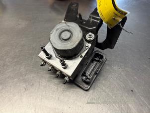 Gebruikte ABS Pomp Peugeot 108 1.0 12V VVT-i Prijs € 75,00 Margeregeling aangeboden door Auto Samsen B.V.