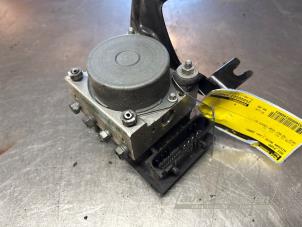 Gebruikte ABS Pomp Nissan Note (E11) 1.6 16V Prijs € 50,00 Margeregeling aangeboden door Auto Samsen B.V.