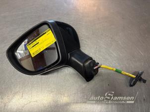 Gebruikte Spiegel Buiten links Renault Captur (2R) 0.9 Energy TCE 12V Prijs € 75,00 Margeregeling aangeboden door Auto Samsen B.V.