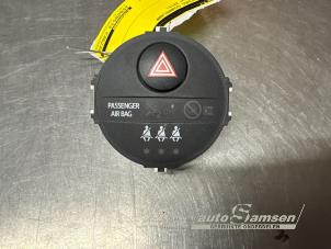 Gebruikte Alarmlicht Schakelaar Toyota Yaris III (P13) 1.5 16V Hybrid Prijs € 20,00 Margeregeling aangeboden door Auto Samsen B.V.