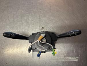 Gebruikte Licht + Raw Schakelaar Peugeot 206 (2A/C/H/J/S) 1.4 XR,XS,XT,Gentry Prijs € 50,00 Margeregeling aangeboden door Auto Samsen B.V.
