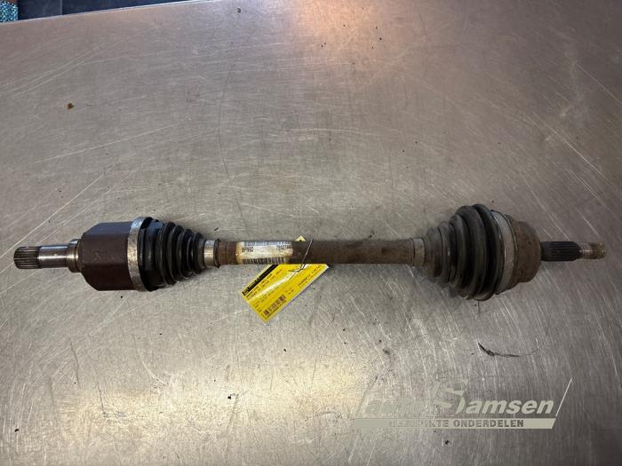 Gebruikte Steekas links-voor Citroen C4 Cactus (0B/0P) 1.2 PureTech 110 12V Prijs € 50,00 Margeregeling aangeboden door Auto Samsen B.V.