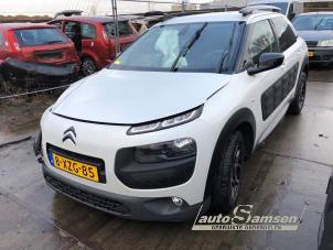 Gebruikte Wielophanging links-voor Citroen C4 Cactus (0B/0P) 1.2 PureTech 110 12V Prijs € 175,00 Margeregeling aangeboden door Auto Samsen B.V.