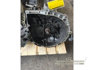 Gebruikte Versnellingsbak Peugeot 207 CC (WB) 1.6 16V Prijs € 300,00 Margeregeling aangeboden door Auto Samsen B.V.
