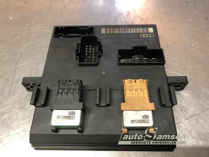 Gebruikte Module Bodycontrol Audi A4 Cabriolet (B6) 3.0 V6 30V Prijs € 50,00 Margeregeling aangeboden door Auto Samsen B.V.