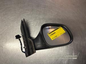 Gebruikte Spiegel Buiten rechts Seat Altea XL (5P5) 1.8 TFSI 16V Prijs € 40,00 Margeregeling aangeboden door Auto Samsen B.V.