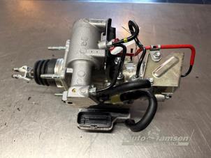 Gebruikte ABS Pomp Toyota Yaris III (P13) 1.5 16V Hybrid Prijs € 175,00 Margeregeling aangeboden door Auto Samsen B.V.