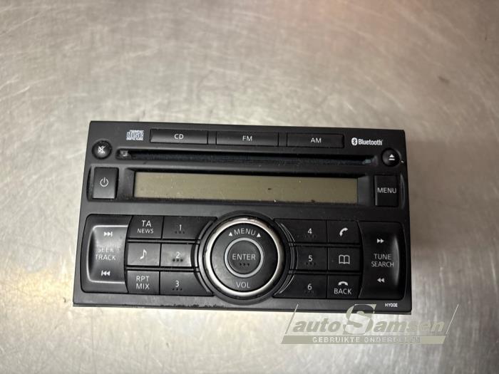Gebruikte Radio Nissan Qashqai (J10) 1.6 16V Prijs € 75,00 Margeregeling aangeboden door Auto Samsen B.V.