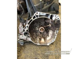 Gebruikte Versnellingsbak Renault Clio IV Estate/Grandtour (7R) 0.9 Energy TCE 12V Prijs € 500,00 Margeregeling aangeboden door Auto Samsen B.V.