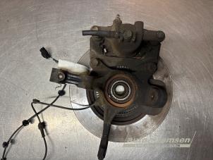 Gebruikte Fusee links-voor Suzuki Swift (ZA/ZC/ZD) 1.2 16_ Prijs € 50,00 Margeregeling aangeboden door Auto Samsen B.V.