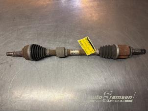 Gebruikte Aandrijfas links-voor Renault Clio IV (5R) 1.2 16V Prijs € 50,00 Margeregeling aangeboden door Auto Samsen B.V.