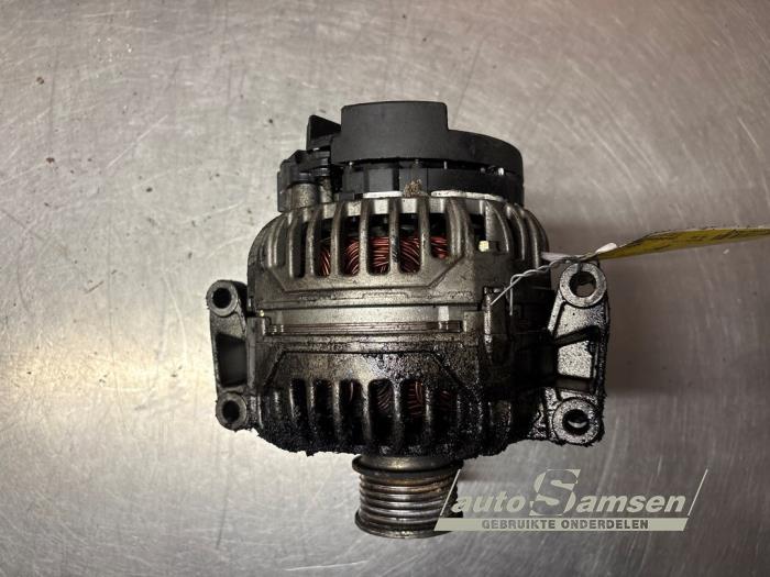 Gebruikte Alternator Mercedes Vito (638.1/2) 2.2 CDI 110 16V Prijs € 75,00 Margeregeling aangeboden door Auto Samsen B.V.