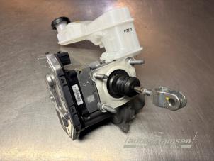 Gebruikte Rembol Hyundai Inster 49 kWh Prijs € 450,00 Margeregeling aangeboden door Auto Samsen B.V.