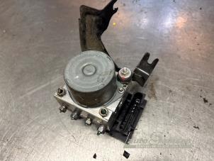 Gebruikte ABS Pomp Renault Modus/Grand Modus (JP) 1.6 16V Prijs € 50,00 Margeregeling aangeboden door Auto Samsen B.V.