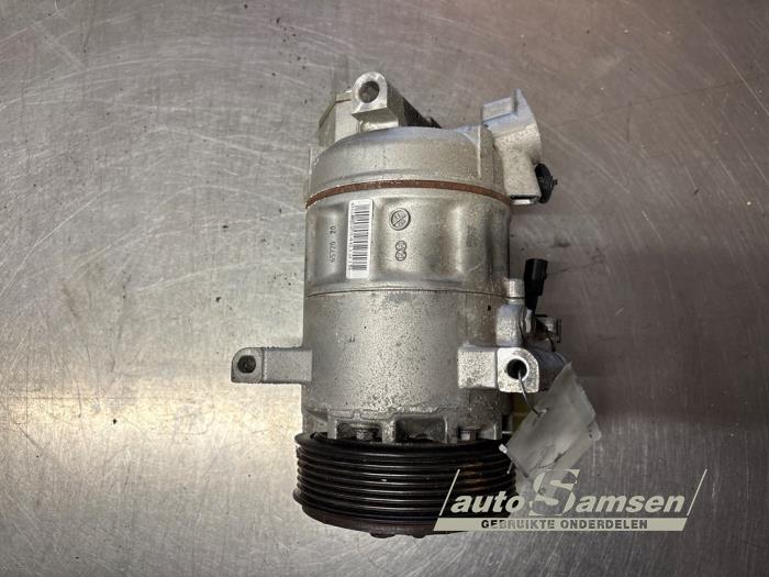 Aircopomp van een Renault Captur (2R) 0.9 Energy TCE 12V 2016
