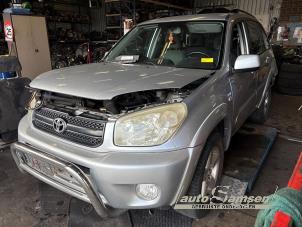 Gebruikte Triangel links-voor Toyota RAV4 (A2) 2.0 16V VVT-i 4x4 Prijs € 75,00 Margeregeling aangeboden door Auto Samsen B.V.