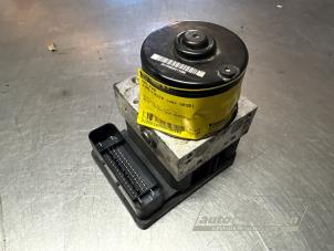 Gebruikte ABS Pomp Ford Fiesta 6 (JA8) 1.25 16V Prijs € 75,00 Margeregeling aangeboden door Auto Samsen B.V.