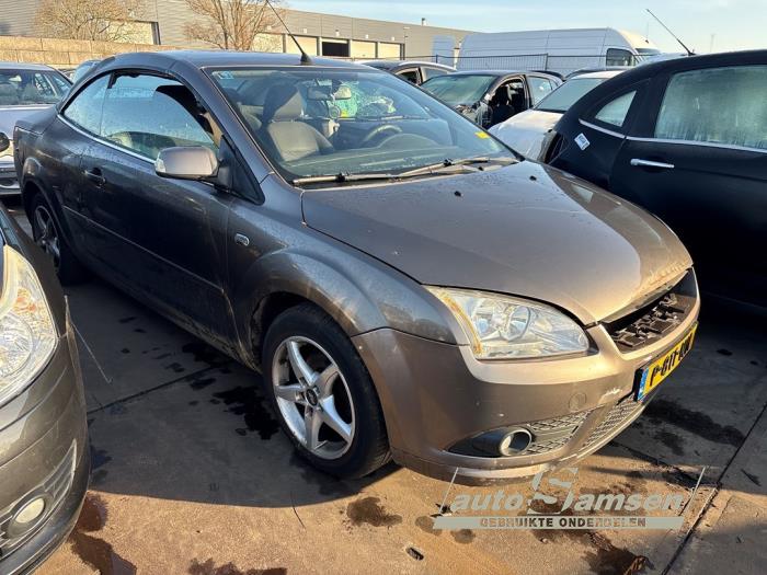 Gebruikte Radiateur Ford Focus 2 C+C 1.6 16V Prijs € 70,00 Margeregeling aangeboden door Auto Samsen B.V.