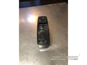 Gebruikte Schakelaar Elektrisch Raam Mercedes A (W169) 1.5 A-160 Prijs € 40,00 Margeregeling aangeboden door Auto Samsen B.V.