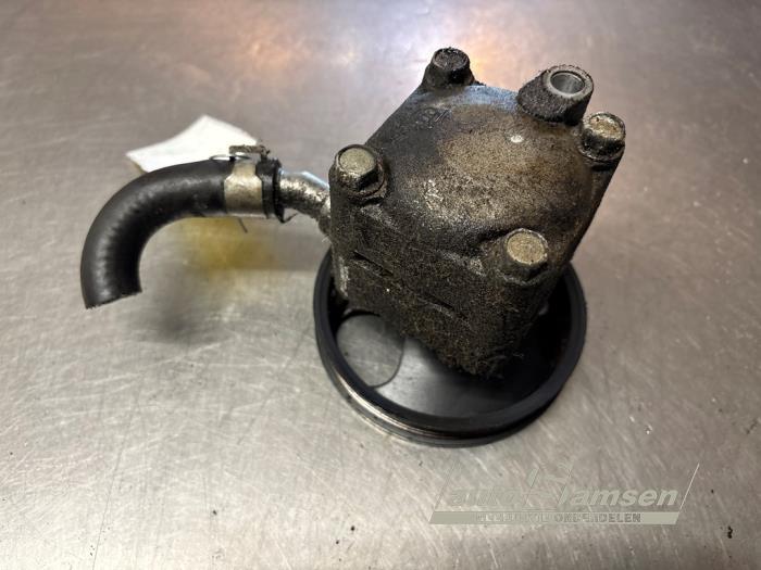 Gebruikte Stuurpomp Nissan Almera (N16) 1.5 16V Prijs € 40,00 Margeregeling aangeboden door Auto Samsen B.V.