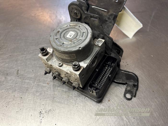 Gebruikte ABS Pomp Volkswagen Golf VII (AUA) 1.0 TSI 12V BlueMotion Prijs € 100,00 Margeregeling aangeboden door Auto Samsen B.V.