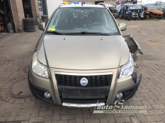 Gebruikte Cardanas Fiat Sedici (189) 1.6 16V Emotion 4x4 Prijs € 125,00 Margeregeling aangeboden door Auto Samsen B.V.
