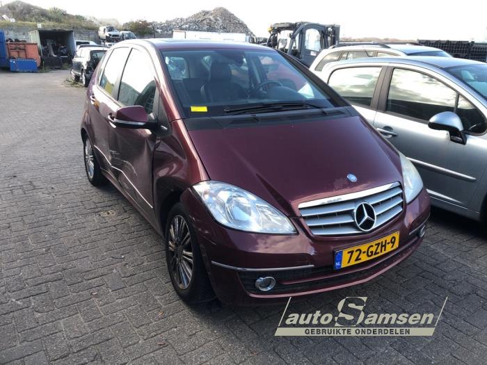 Gebruikte Radiateur Mercedes A (W169) 1.7 A-170 5-Drs. Prijs € 50,00 Margeregeling aangeboden door Auto Samsen B.V.