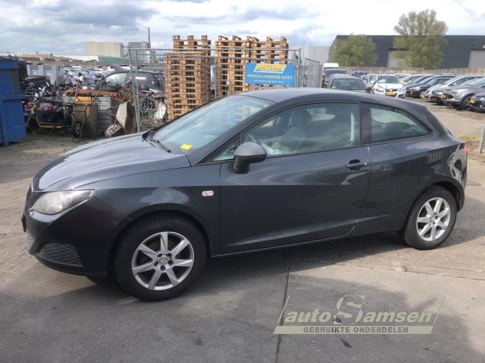 Gebruikte Dynamo Seat Ibiza IV SC (6J1) 1.2 12V Prijs € 40,00 Margeregeling aangeboden door Auto Samsen B.V.