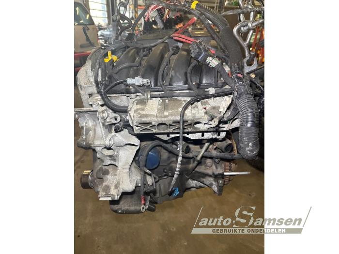 Gebruikte Motor Dacia Duster (HS) 1.6 16V Prijs € 950,00 Margeregeling aangeboden door Auto Samsen B.V.