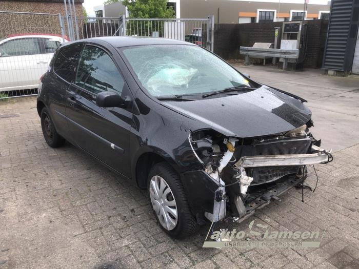 Gebruikte Motor Renault Clio III (BR/CR) 1.2 16V 75 Prijs € 300,00 Margeregeling aangeboden door Auto Samsen B.V.
