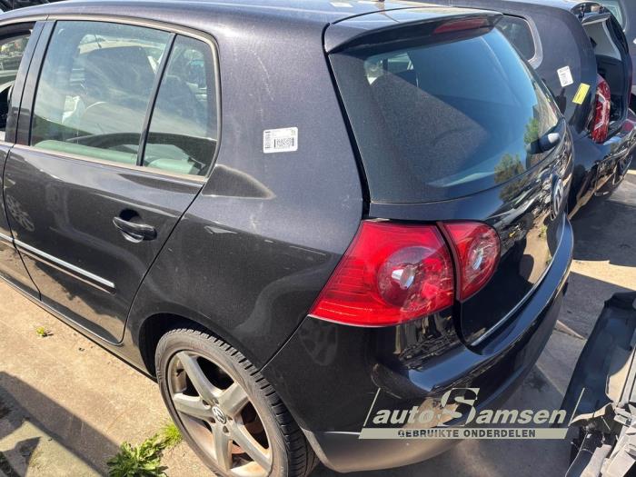 Alternator Volkswagen Golf V (1K1), 2003 / 2010 2.0 FSI 16V, Hatchback, Benzine, 1.984cc, 110kW (150pk), FWD, BVY; EURO4, 2005-11 / 2008-11, 1K1 (Gebruikt)