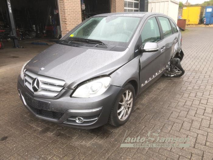 Motor Mercedes B (W245), 2005 / 2011 1.7 B-180 16V, Hatchback, Benzine, 1.699cc, 85kW (116pk), FWD, M266940, 2009-04 / 2011-11, 245.232 (Gebruikt)