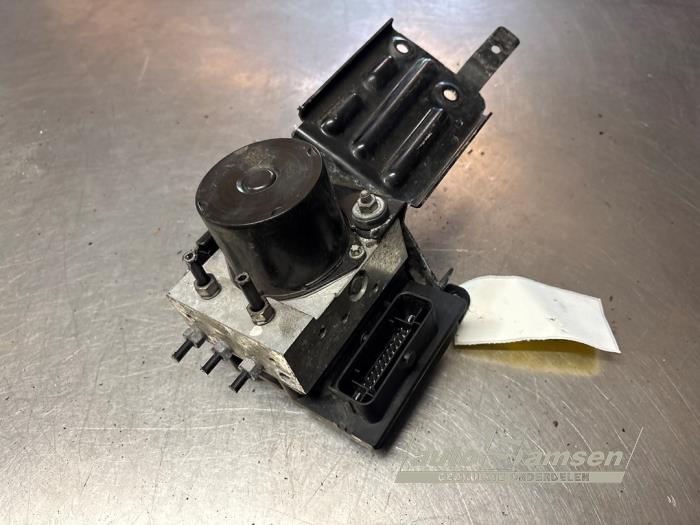 Gebruikte ABS Pomp Volkswagen Polo V (6R) 1.4 16V Prijs € 70,00 Margeregeling aangeboden door Auto Samsen B.V.