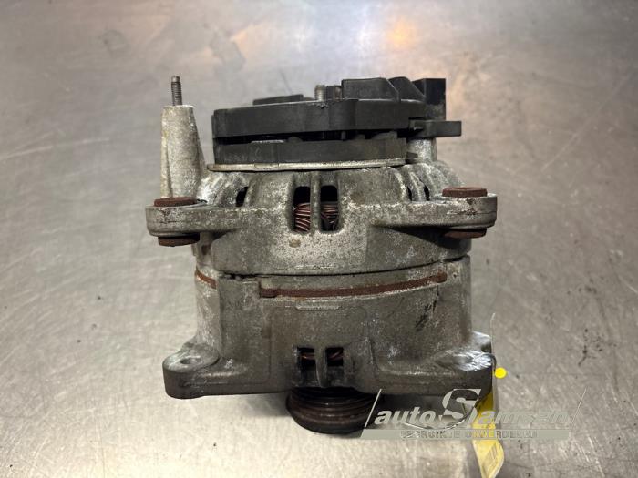 Gebruikte Dynamo Volkswagen Touareg (7LA/7L6) 3.2 V6 24V Prijs € 75,00 Margeregeling aangeboden door Auto Samsen B.V.