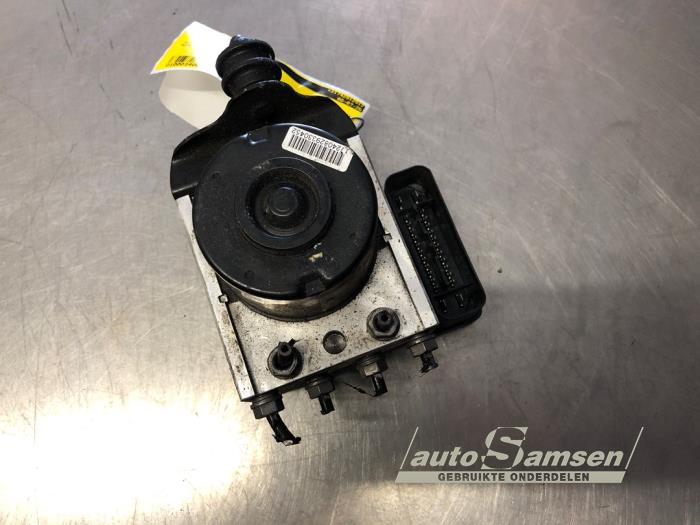 Gebruikte ABS Pomp Volkswagen Jetta III (1K2) 2.0 16V FSI Prijs € 75,00 Margeregeling aangeboden door Auto Samsen B.V.