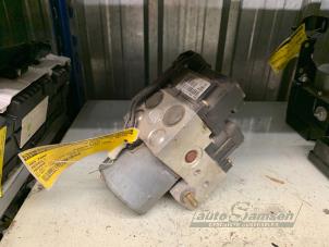 Gebruikte ABS Pomp Renault Scénic I (JA) 1.4 16V Prijs € 75,00 Margeregeling aangeboden door Auto Samsen B.V.