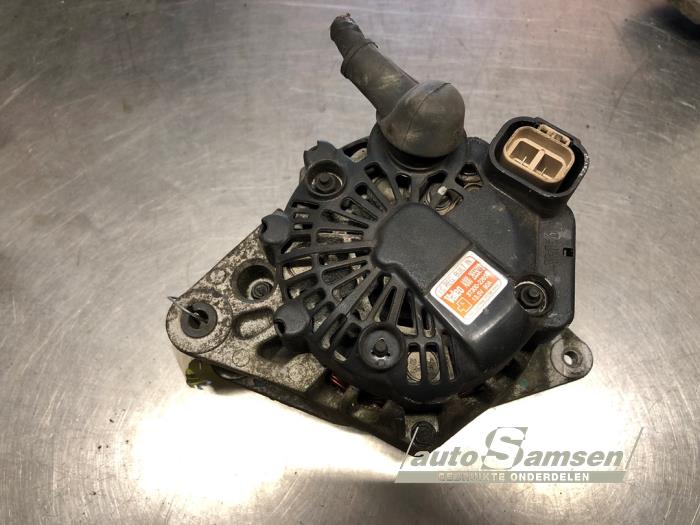 Gebruikte Alternator Kia Cerato 1.6 16V Prijs € 50,00 Margeregeling aangeboden door Auto Samsen B.V.