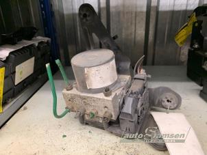 Gebruikte ABS Pomp Renault Scénic II (JM) 1.6 16V Prijs € 75,00 Margeregeling aangeboden door Auto Samsen B.V.