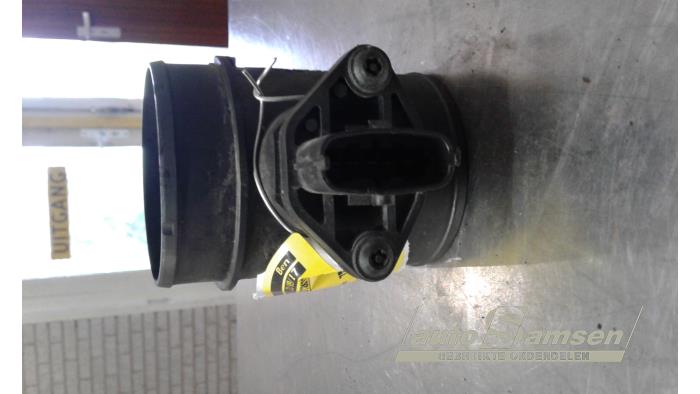 Gebruikte Luchthoeveelheidsmeter Opel Combo (Corsa C) 1.7 CDTi 16V Prijs € 75,00 Margeregeling aangeboden door Auto Samsen B.V.