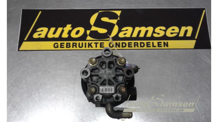 Gebruikte Pomp Servo Toyota Previa (R3) 2.4i 16V VVT-i Prijs € 40,00 Margeregeling aangeboden door Auto Samsen B.V.