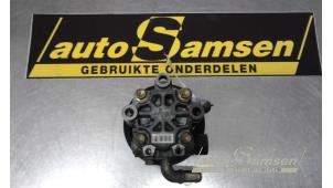 Gebruikte Stuurbekrachtiging Pomp Toyota Previa (R3) 2.4i 16V VVT-i Prijs € 40,00 Margeregeling aangeboden door Auto Samsen B.V.