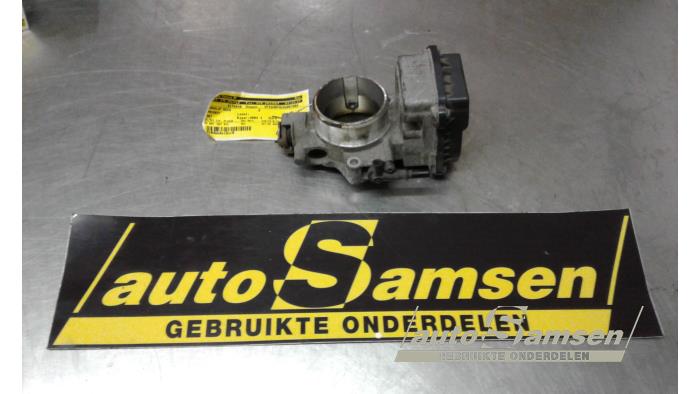 Gebruikte Gasklephuis Peugeot 307 SW (3H) 2.0 16V Prijs € 75,00 Margeregeling aangeboden door Auto Samsen B.V.