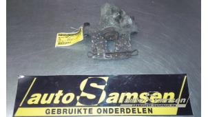 Gebruikte Remklauw (Tang) links-achter Ford Focus C-Max 1.8 16V Prijs € 50,00 Margeregeling aangeboden door Auto Samsen B.V.