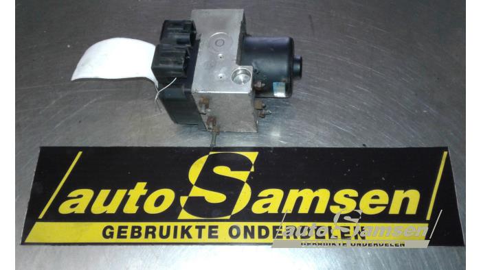Gebruikte ABS Pomp Toyota Previa (R3) 2.4i 16V VVT-i Prijs € 50,00 Margeregeling aangeboden door Auto Samsen B.V.