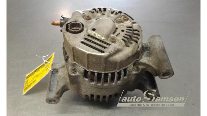 Dynamo van een Jaguar S-type (X200) 3.0 V6 24V 2001