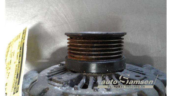 Dynamo van een Jaguar S-type (X200) 3.0 V6 24V 2001