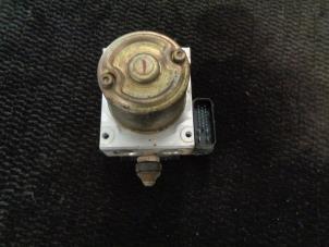 Gebruikte ABS Pomp Suzuki Liana (ERC/ERD/RH4) 1.6 MPi 16V Prijs € 40,00 Margeregeling aangeboden door Westerhof autodemontage